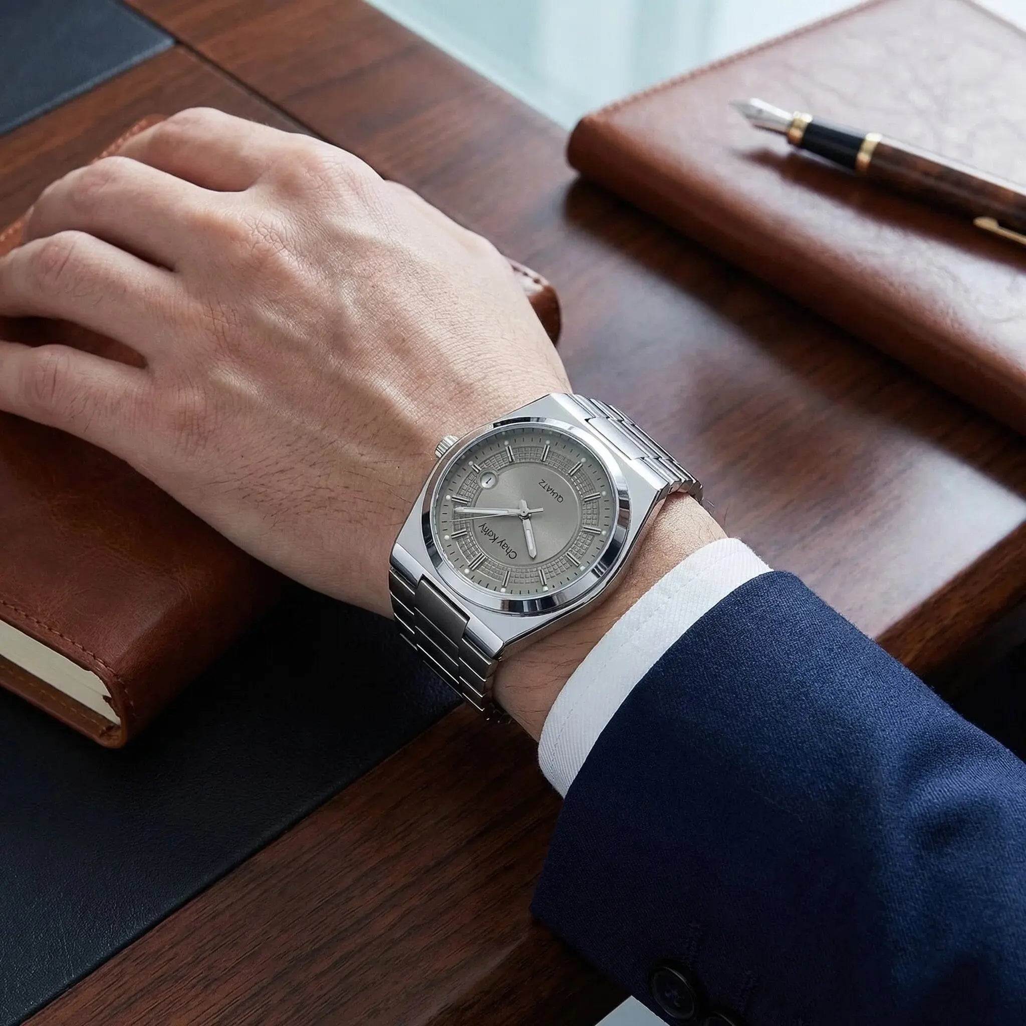 Men's Water-Resistant Analog Quartz Watch with Luminous Round Dial - Elegant and Versatile Timepiece for Any Occasion - Comes with Gift Box